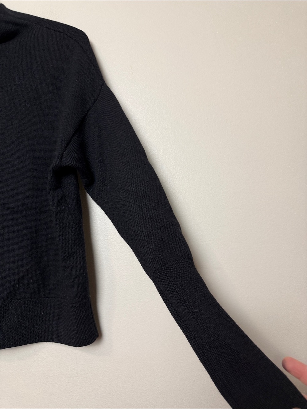 Wilfred Black Mockneck cashmere Sweater size M - Picture 4 of 6